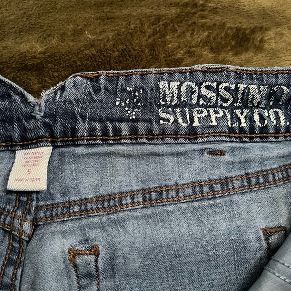 🚫SOLD🚫 Mossimo Low Cut Jean Shorts - Picture 3 of 6